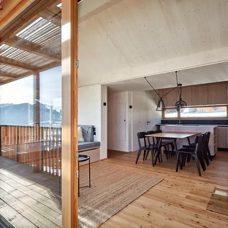 Rosenholz Ferienhaeuser *